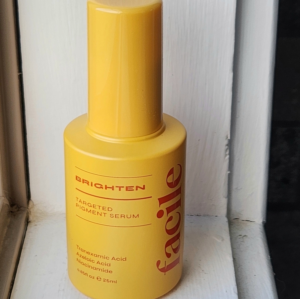 NIB FACILE BRIGHTEN TARGETED PIGMENT SERUM - Picture 15 of 16